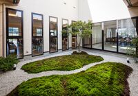 4　フジサワホール　中庭